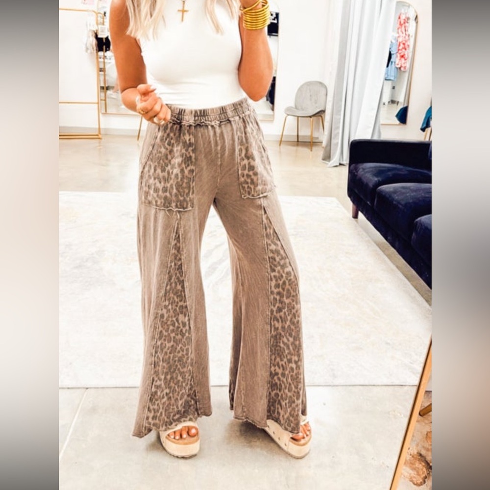 Mineral Wash Leopard Flare Pants - Picture 5 of 5